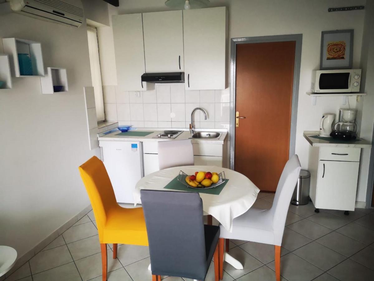 Apartments Suri Vodice Zewnętrze zdjęcie