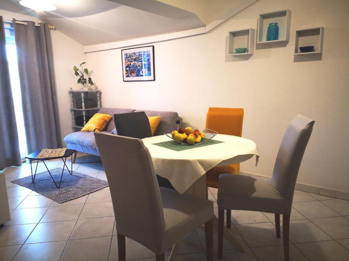 Apartments Suri Vodice Zewnętrze zdjęcie